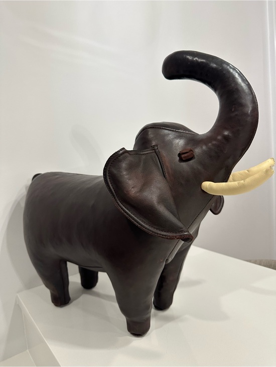Omersa Other - Omersa Standard Leather Brown Elephant
Home Accent H: 51cm, L: 52cm, W: 23cm